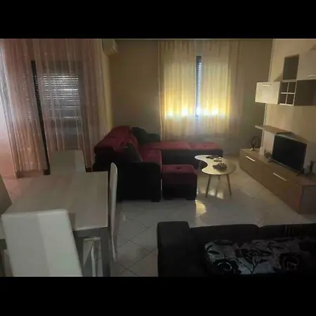 Lovely Apartamento Polisi i Vogel